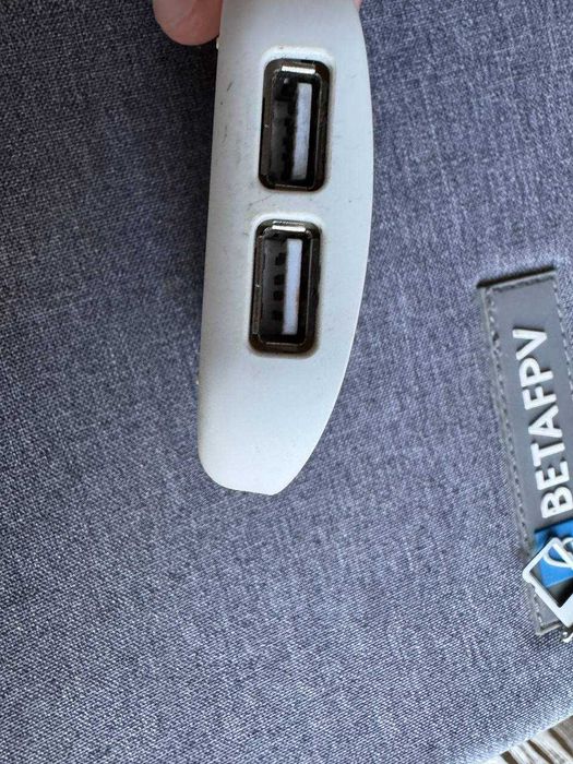 Продам D-LINK DUB-1040 на 4-Port белый