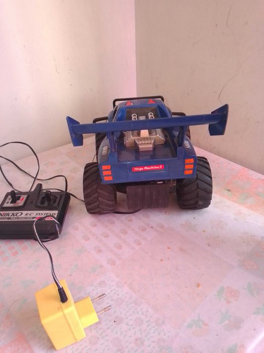 Carro telecomandado Nikko