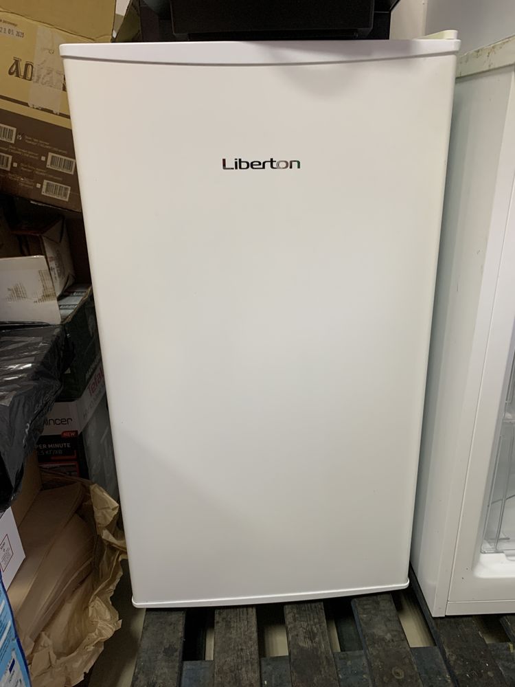 Продам однокамерный холодильник Liberton