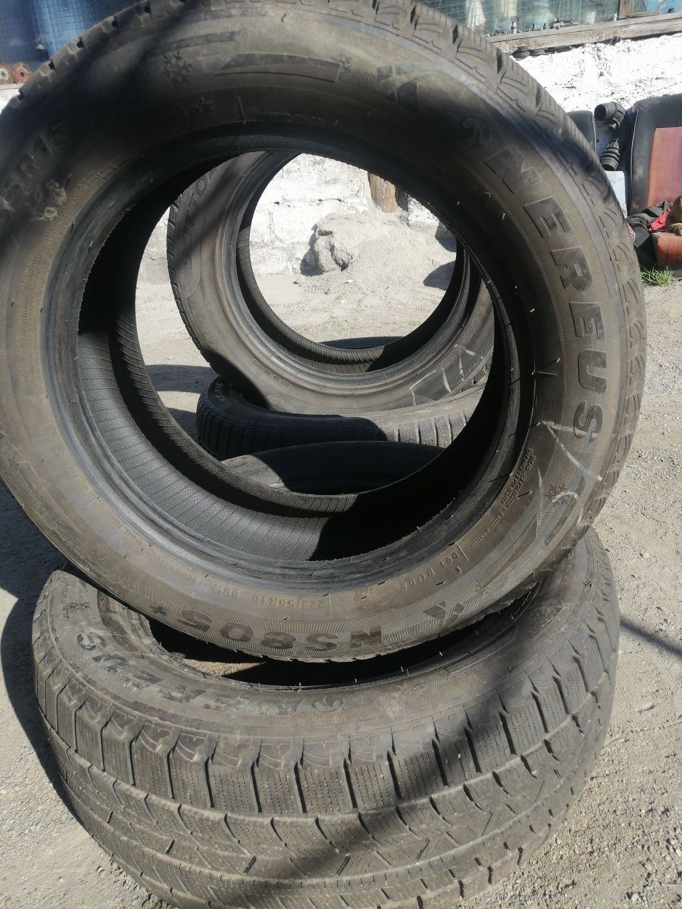 Продам резину 225/55 R16