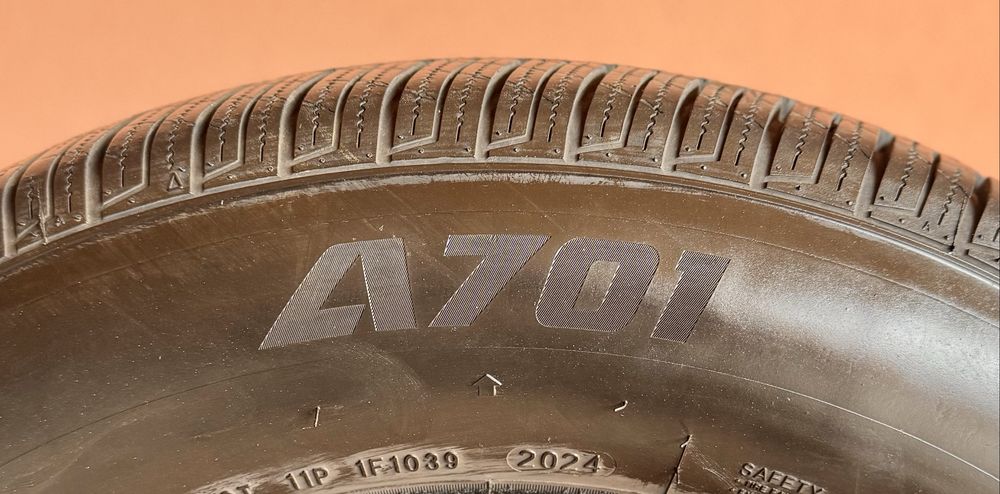 Комплект дисків R 16 5/108 з шинами 215/65/16 Aplus