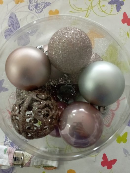 Bolas de decoração de natal novas na caixa