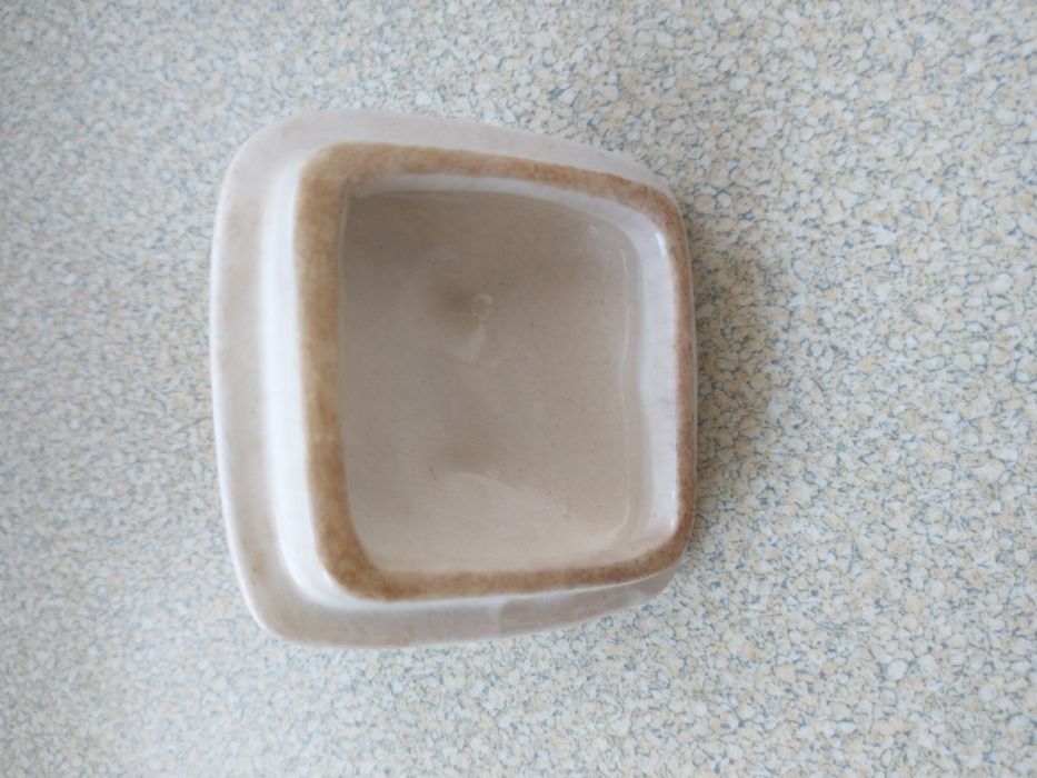 Pokrywka do fajansowego, ceramicznego pojemnika Włocławek