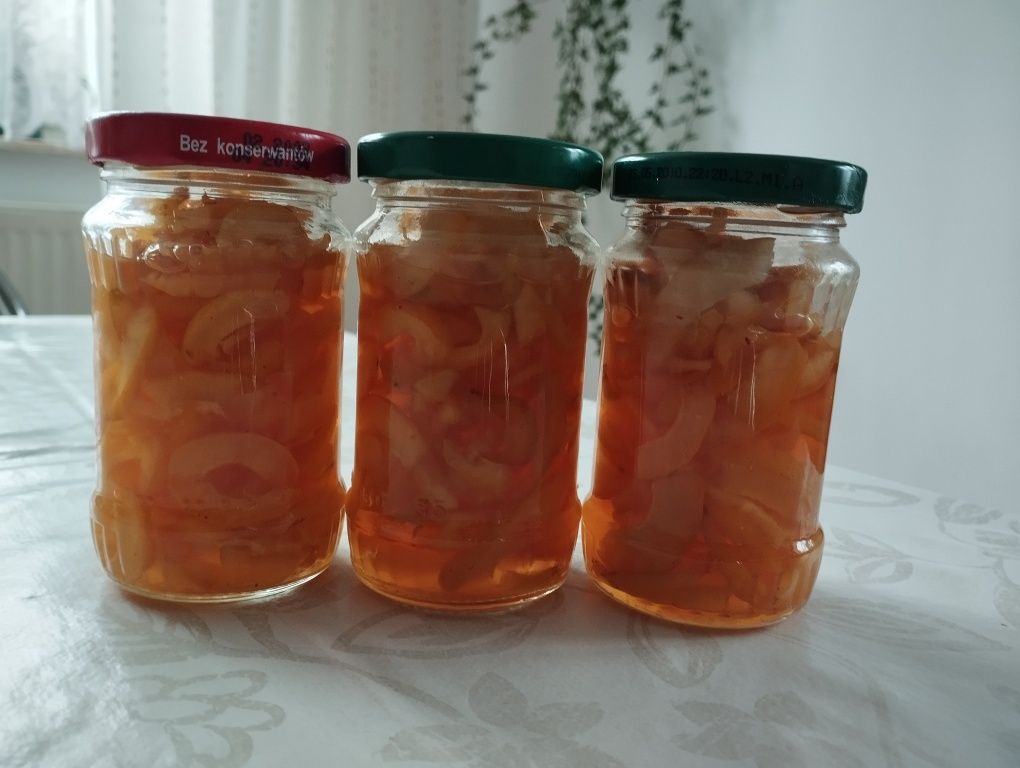 Owoce pigwowca japońskiego w syropie