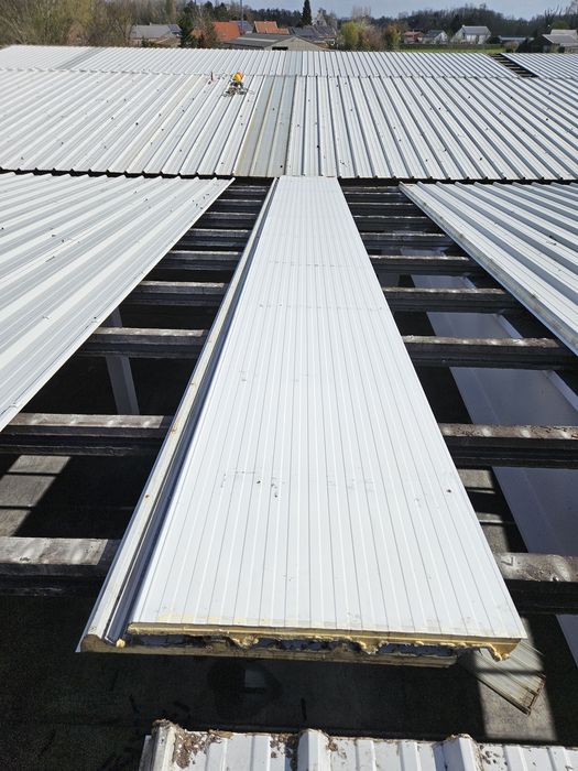 Płyta warstwowa dachowa  gr 40mm mm  dł 925cm  777m2