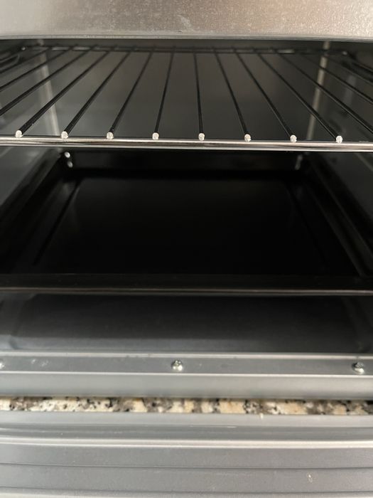 Forno como novo, em nom estado.