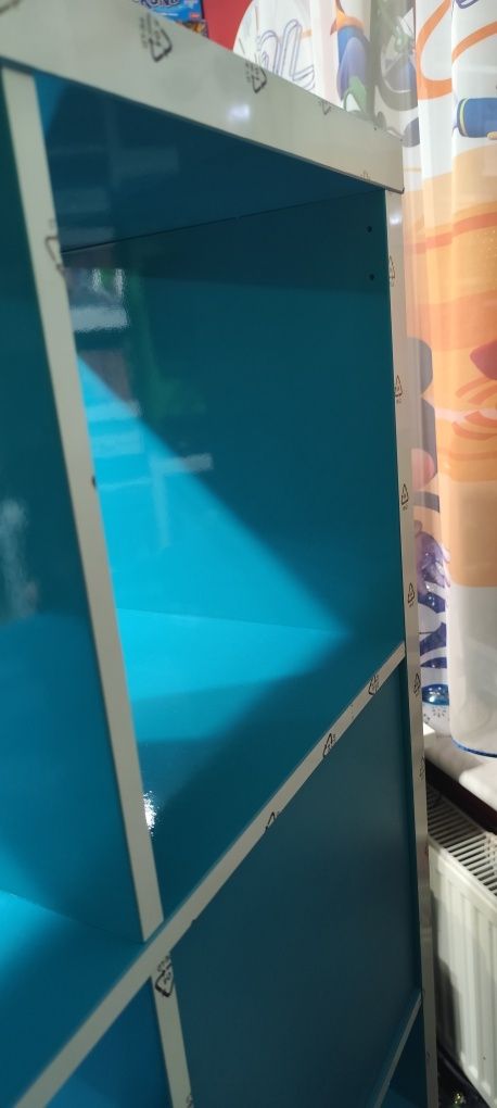 PilnieNieużywany regał Ikea kallax Z wkładem szufladowym,plus 2 wkłady