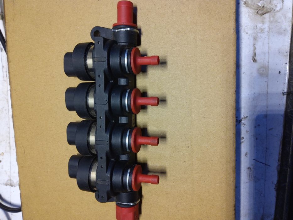 Форсунки гбо 4го поколения  Hound 4 шт новые за 480 гривен.