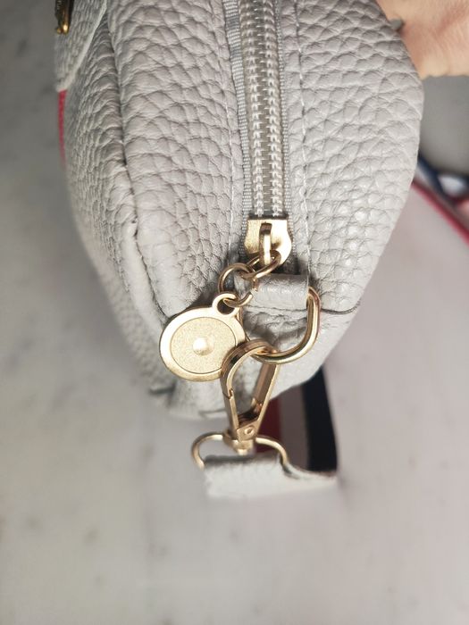 Mała Torebka szara z pszczołą eko skóra crossbody listonoszka