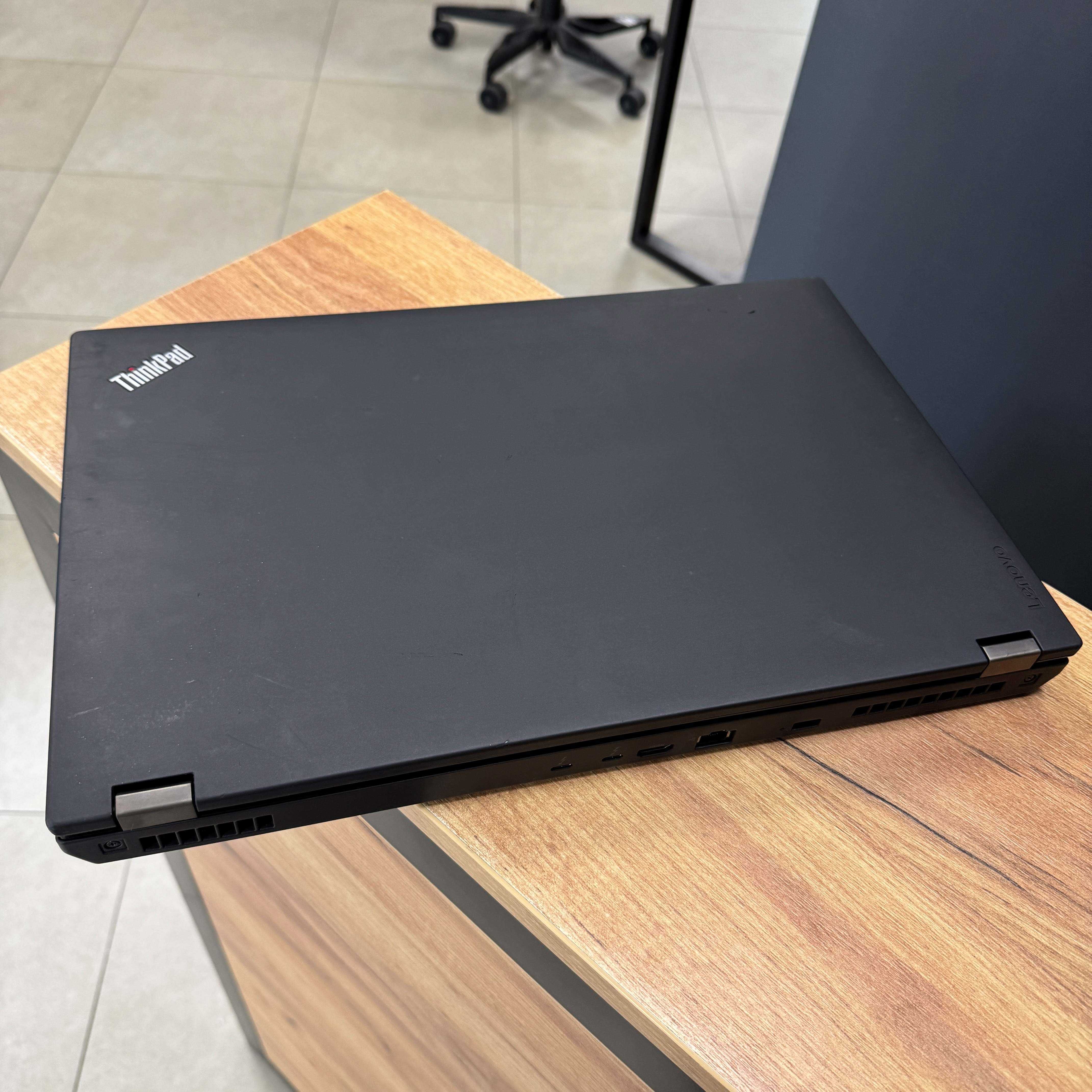 Hоутбук Lenovo ThinkPad [17.3" 4K] - Xeon E3/Quadro M4000M 4 GB/16 GB