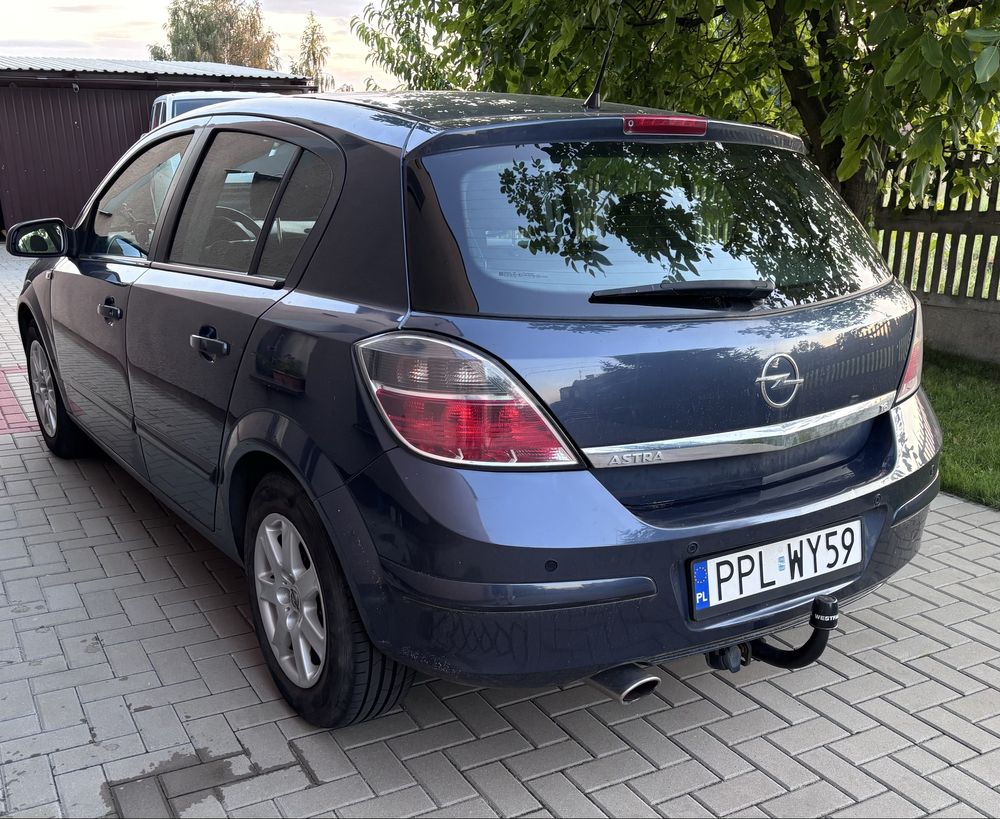 Opel astra H 1.6 16V 115KM Hak tempomat multifunkcja komputer podlokie