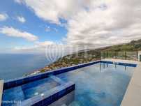 Moradia T3 com piscina aquecida e vista mar na Calheta