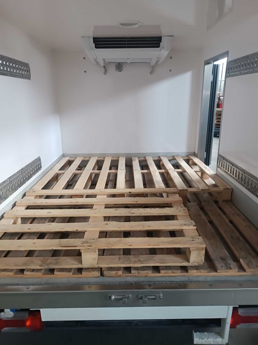 Fiat Doblo com caixa de frio para 3 europaletes