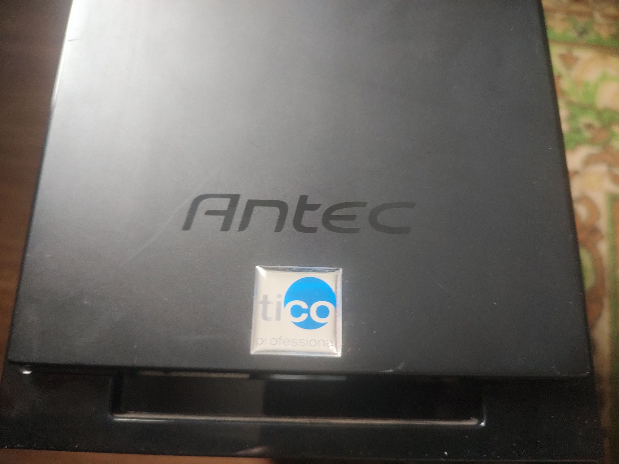 Корпус Antec, з USB3, та DVD.