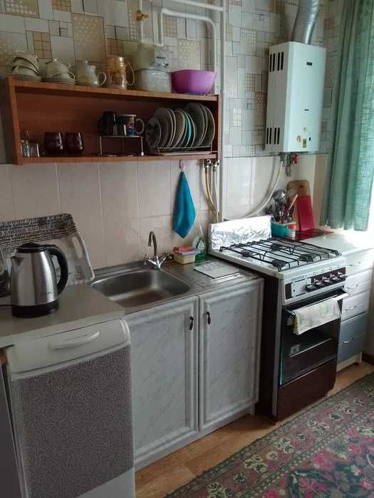 1-ком. чистая  посуточно, почасово. Р-н  паркШевченка