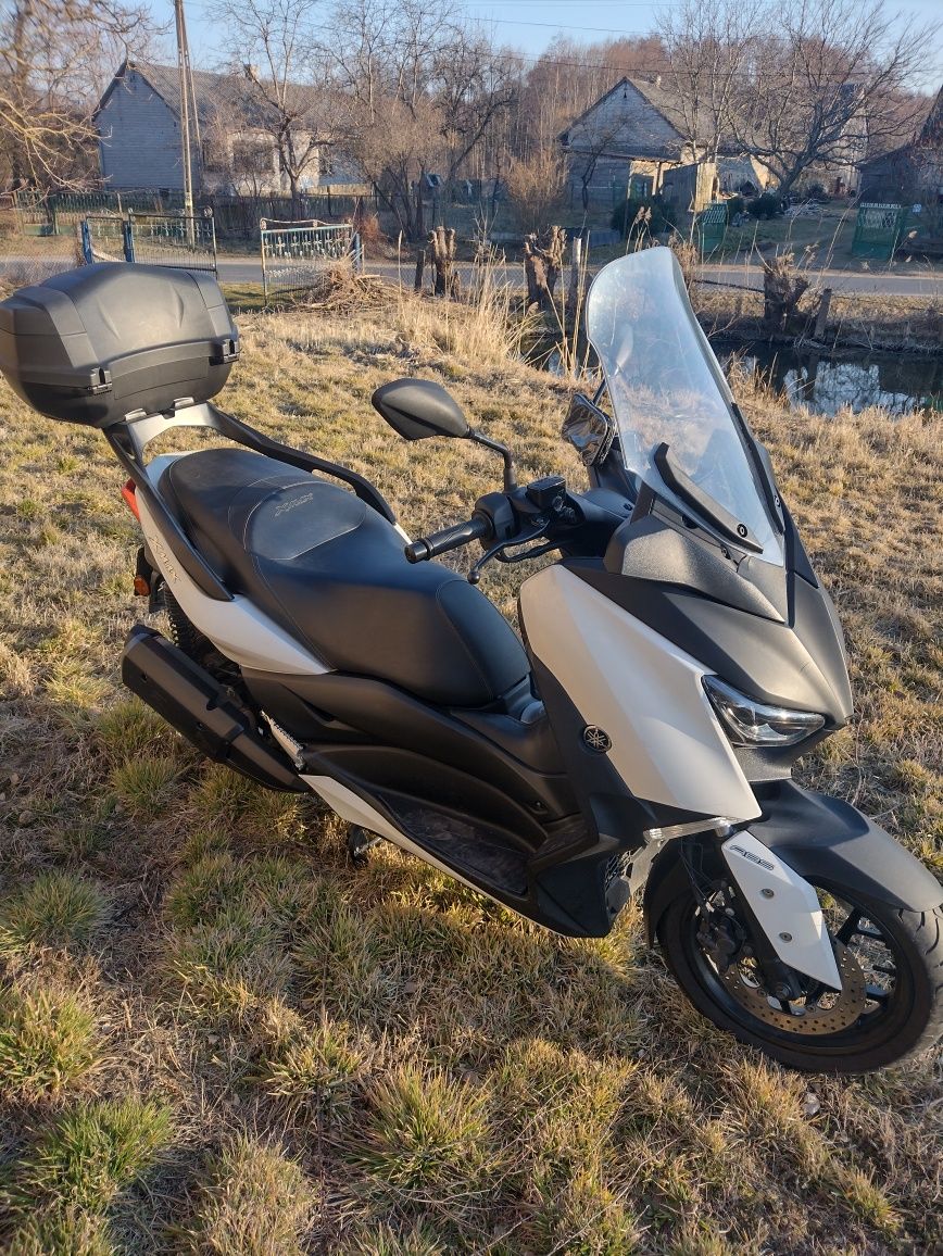 Yamaha x max 300