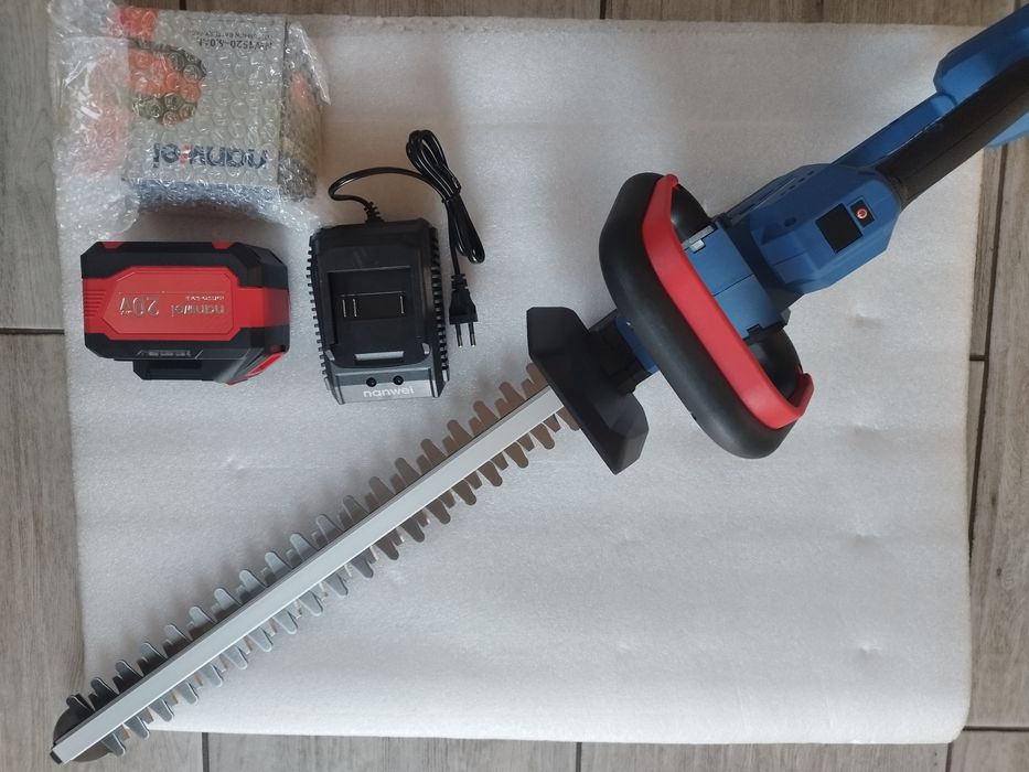 Кущоріз акамуляторний