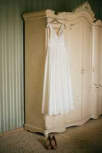 Продам весільну сукню розмір М-Л
