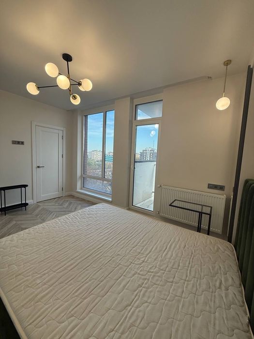 Оренда 2 км квартири з виглядом на озеро