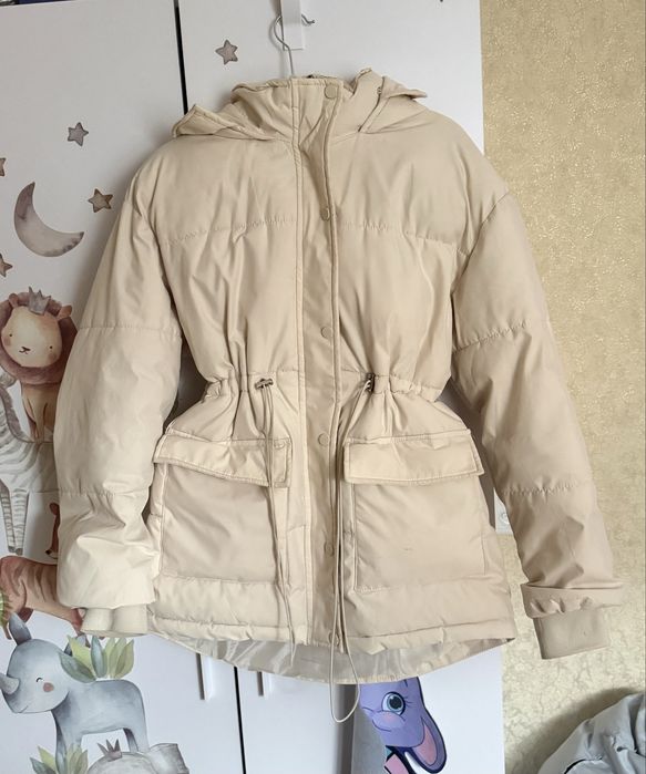 Зимова куртка з капюшоном , р М