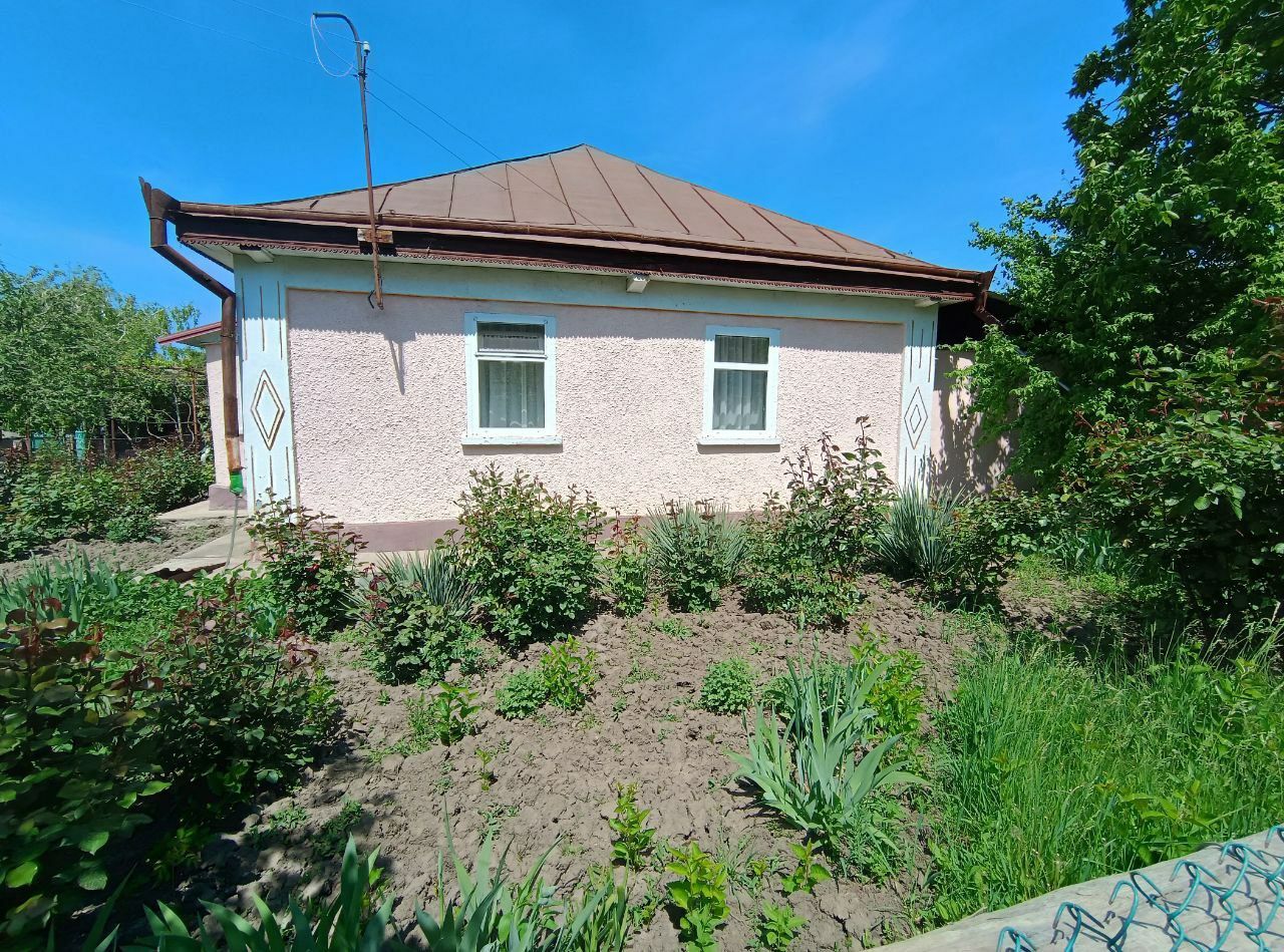 Продам будинок в затишному місці,село Лісничівка, Балтського району.