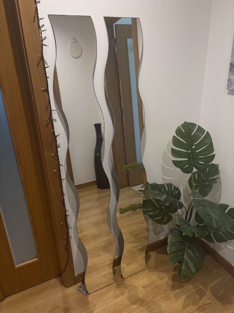 Conjunto de 2 Espelhos IKEA “Kling” com Suportes Originais