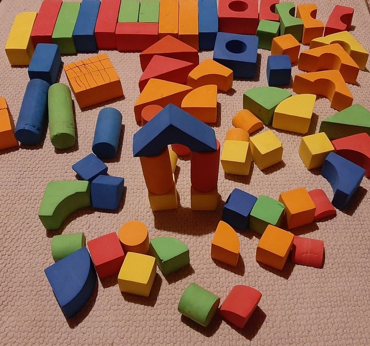 Klocki konstrukcyjne piankowe zestaw 69 szt.