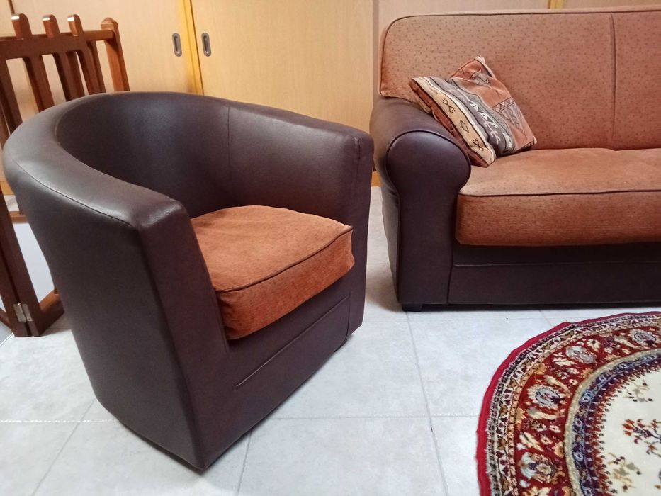 Terno de Sofás em Pele e Tecido Novos