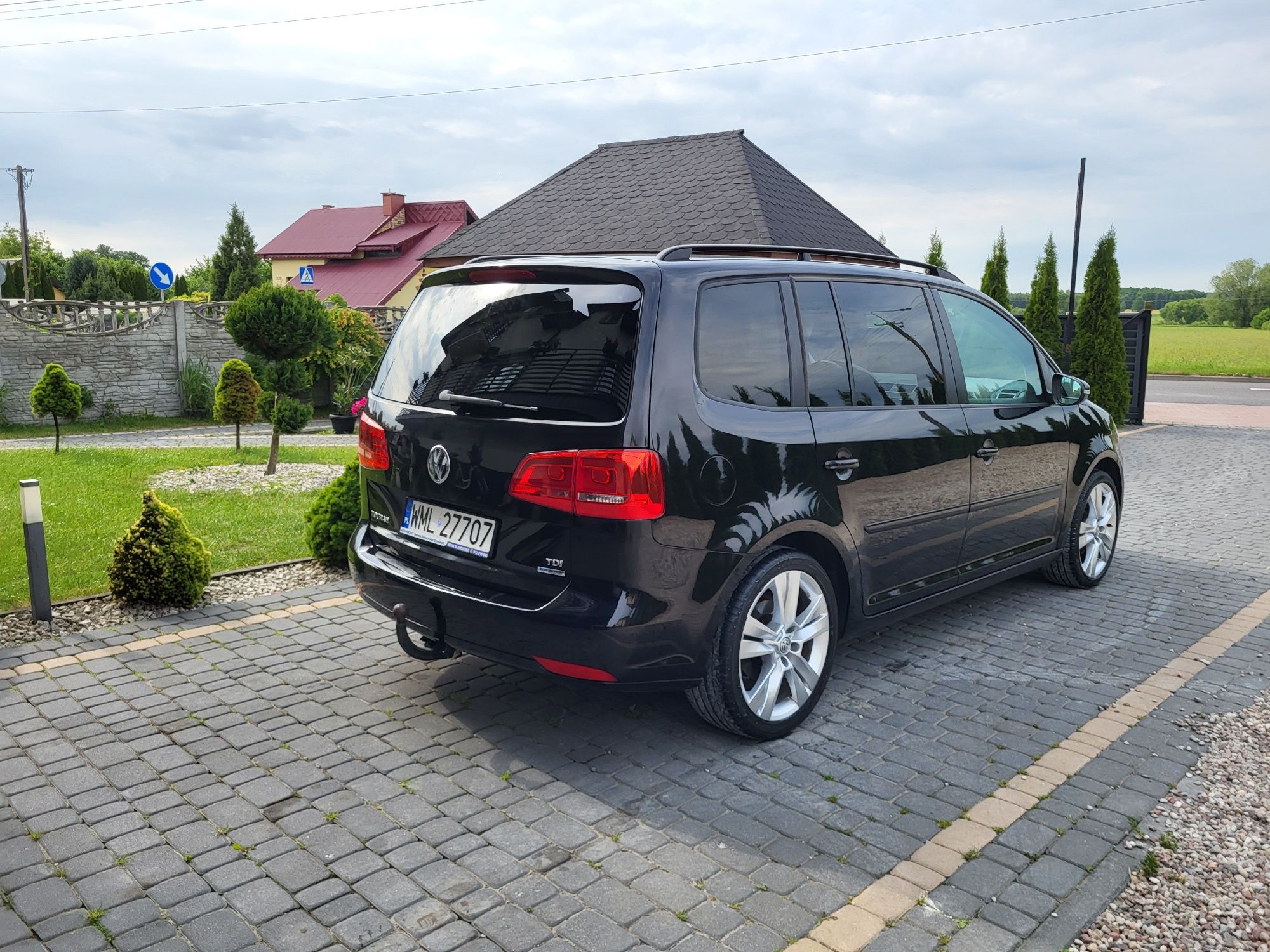 VW Touran od osoby prywatnej. 148 tyś przebiegu. Wersja 7 osobowa..