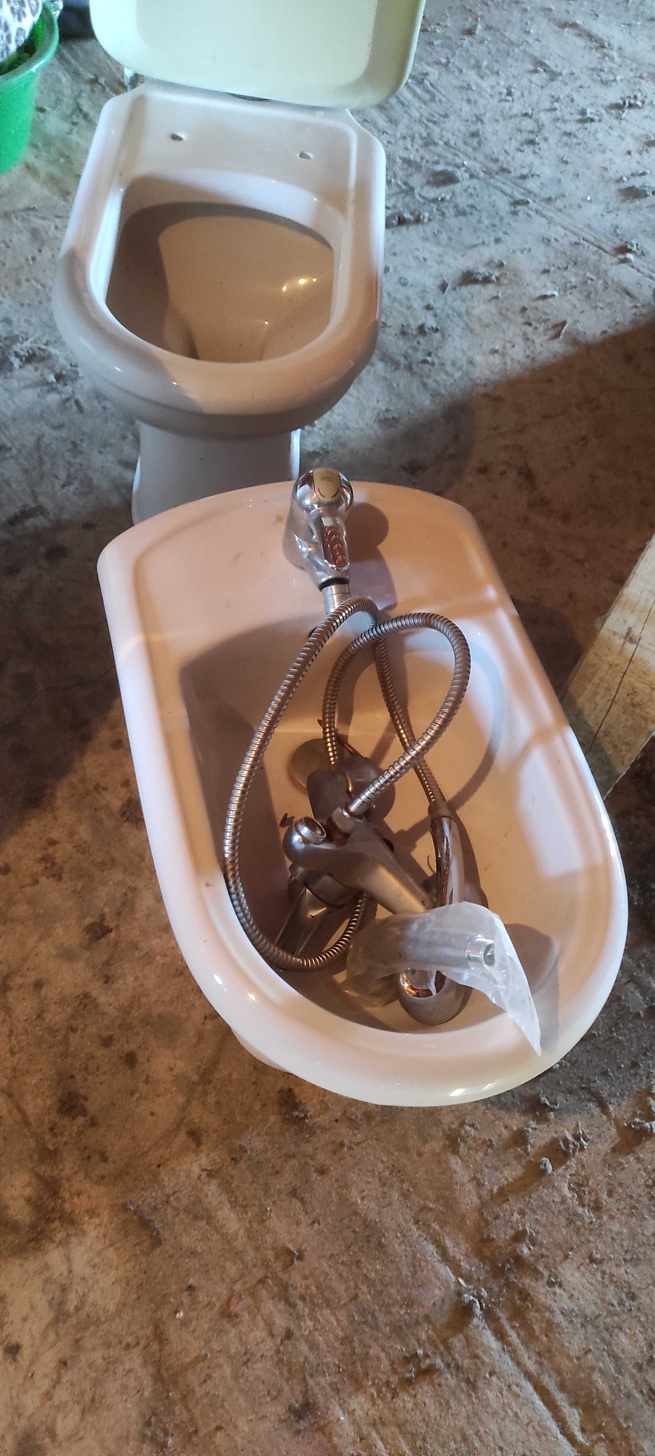 Louça E móveis de casa de banho