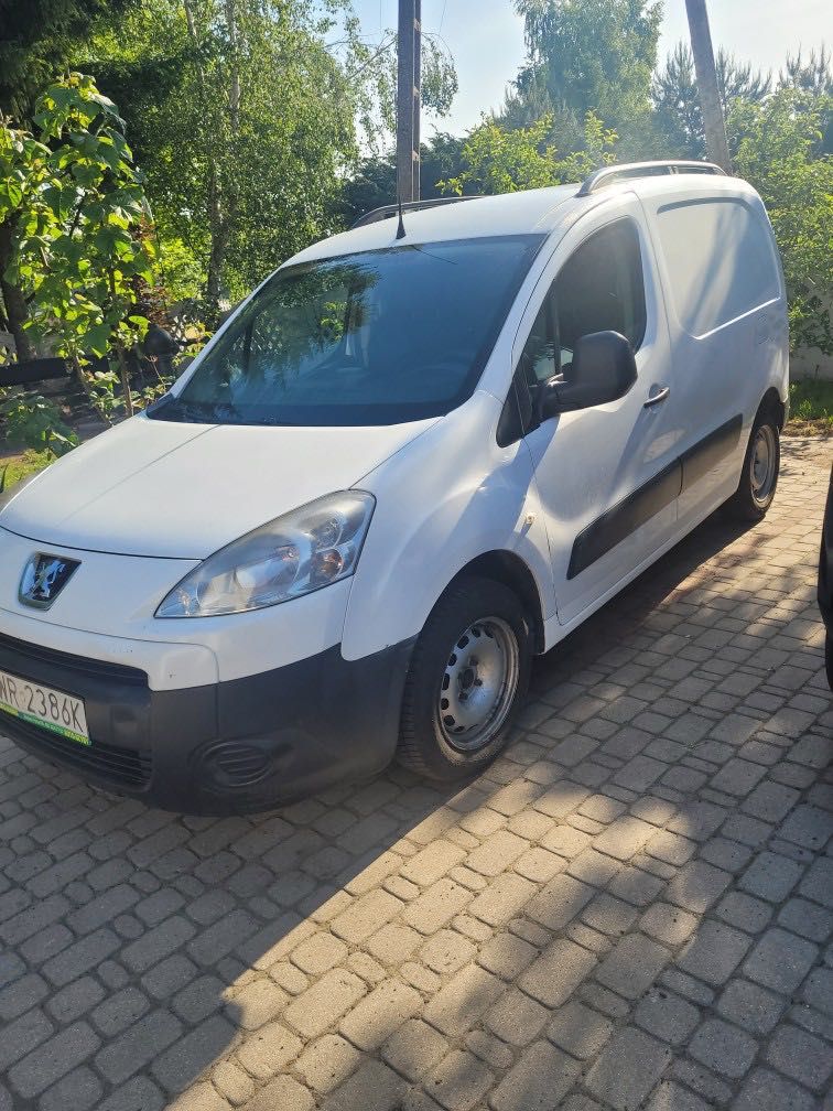 Peugeot partner long 1,6 hdi 2010 rok
