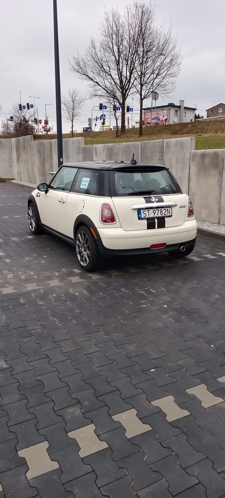 Samochód osobowy mini cooper