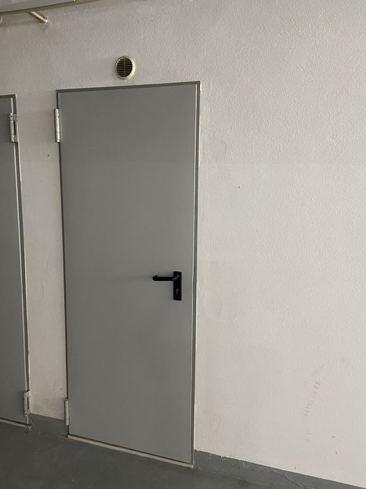 Alugo espaço junto praça touros Almeirim
