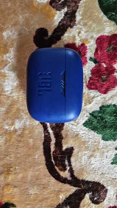 Безпроводные наушники JBL