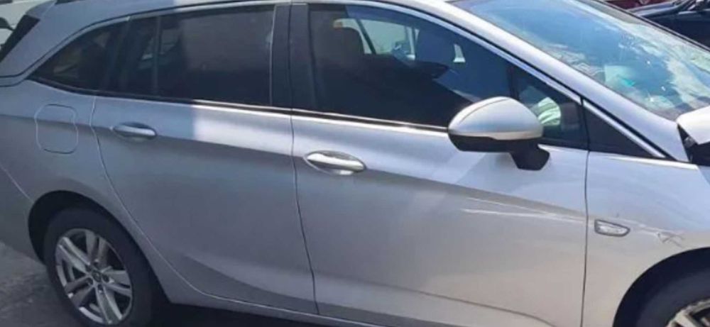 Drzwi Opel Astra K Z176 kombi chrom prawe