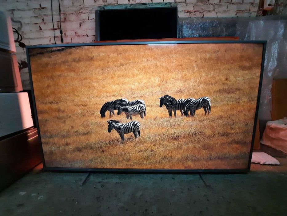 65" 4К UHD PHILIPS підсвітка Ambilight Смарт 65PUS7855 Німеччини