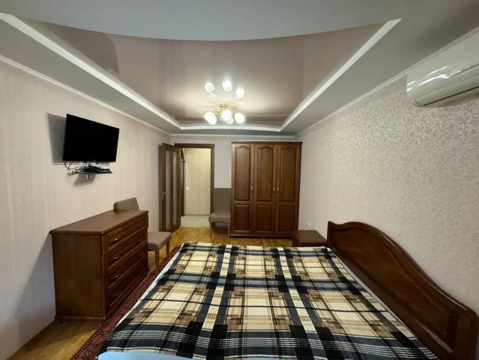 Продам с ремонтом 3к квартира ж/м Тополь-1