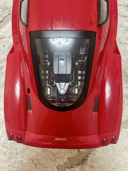 Машинка на радіоуправлінні Ferrari