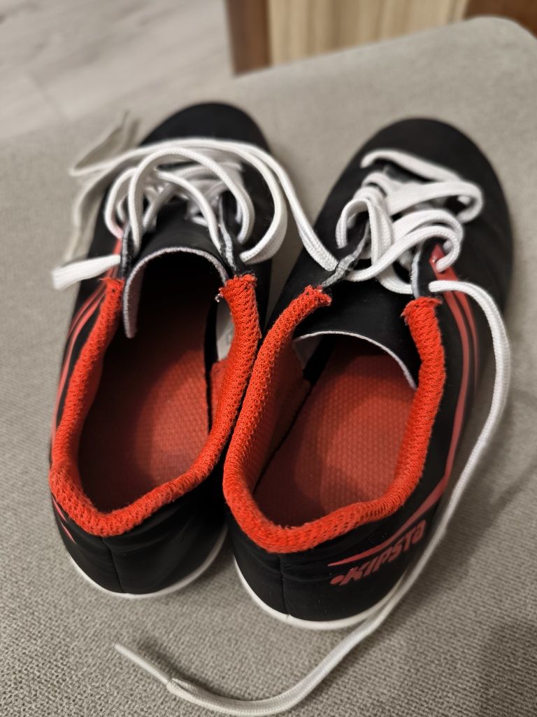 Buty piłkarski korki Kipsta rozm. 30