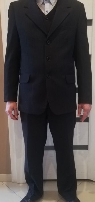 Garnitur rozm 52 L /XL ciemny popiel jak nowy 3 częściowy