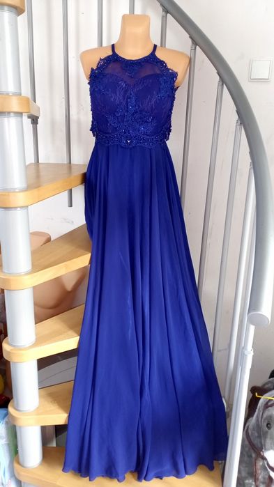 Suknia balowa długa kobaltowa odkryte plecy koronka