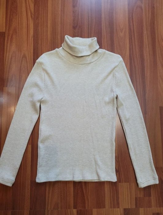 Віддам жіночі речі