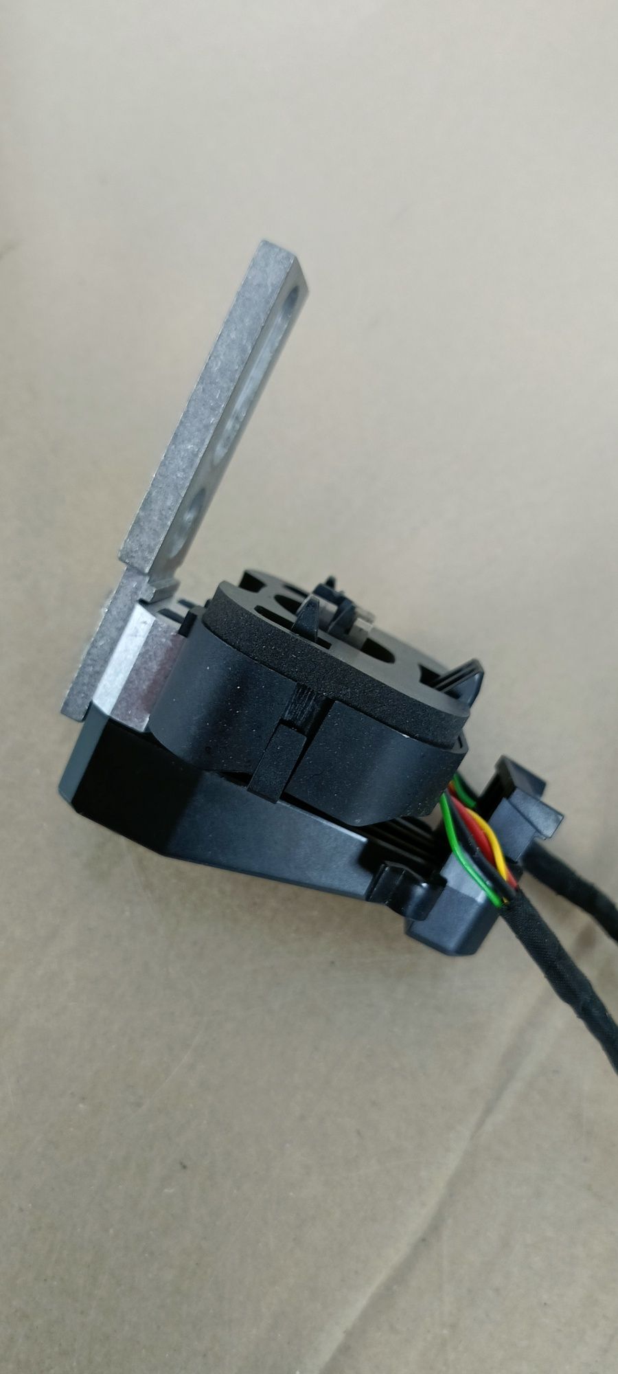 Nr1. Bosch Smart, gniazdko do baterii , kabel ładowania. Tuba