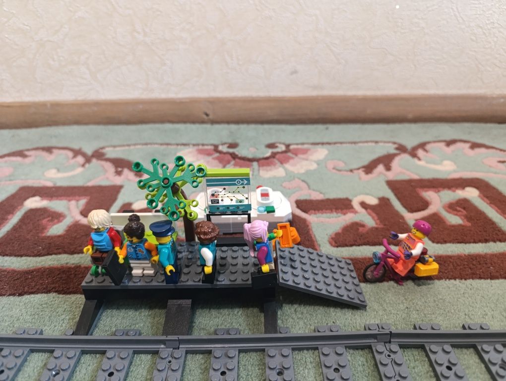 Lego city Пасажирський поїзд експрес