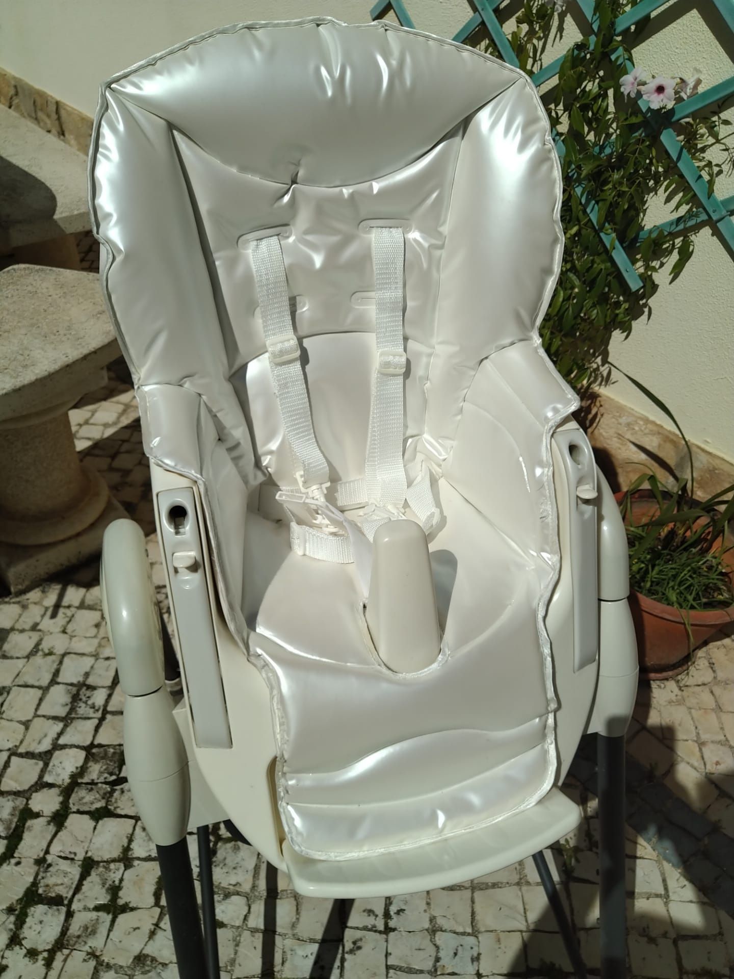 Cadeira refeição Bebé Confort Oméga