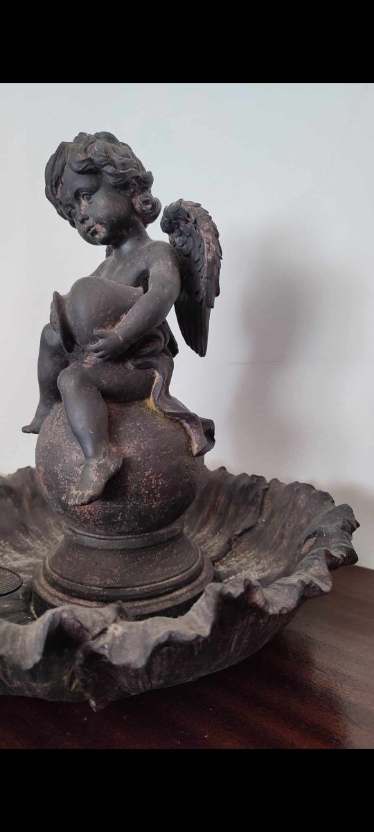 Fonte interior com Anjo.- Vintage