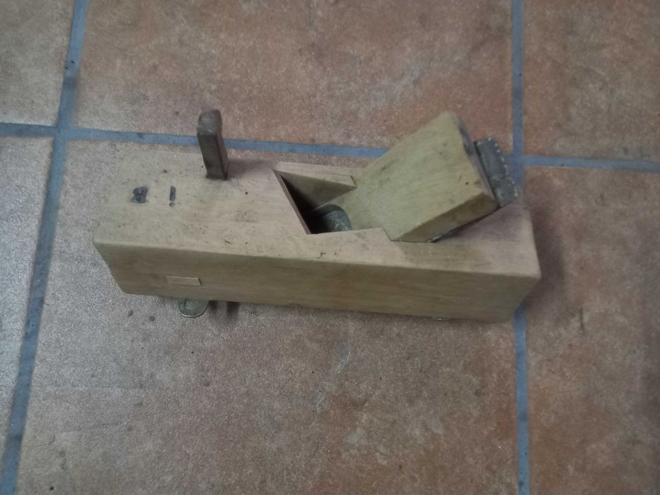 Varias ferramentas de carpintaria antigas