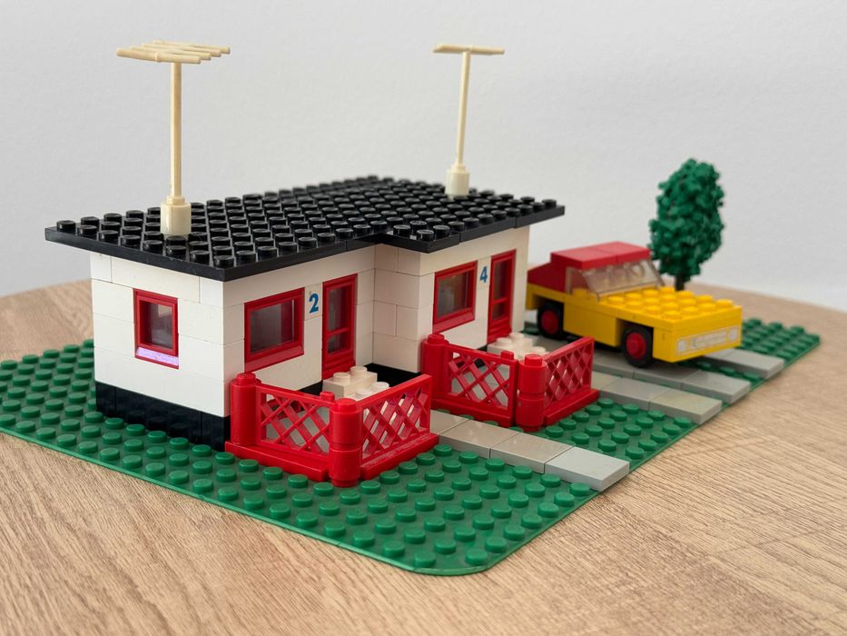 LEGO Legoland 353 Terrace House Car Garage 1972 Dom z Tarasem Auto