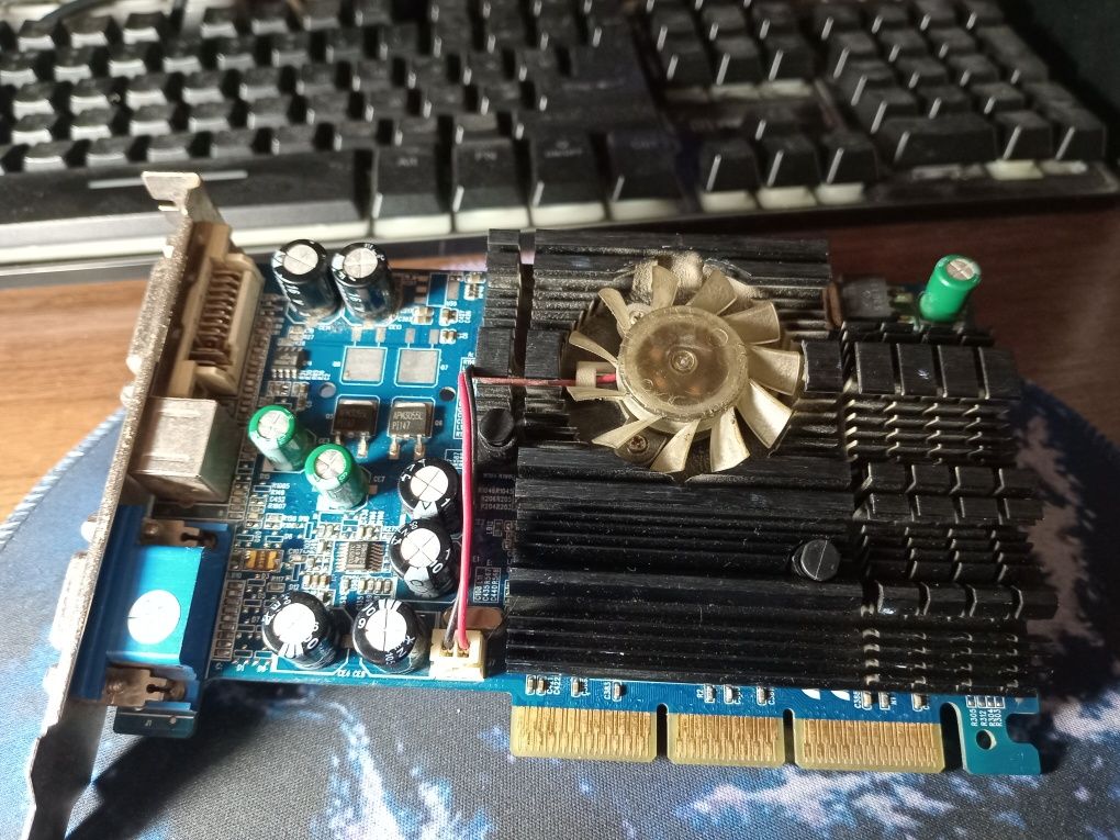 NVIDIA GeForce FX 5200