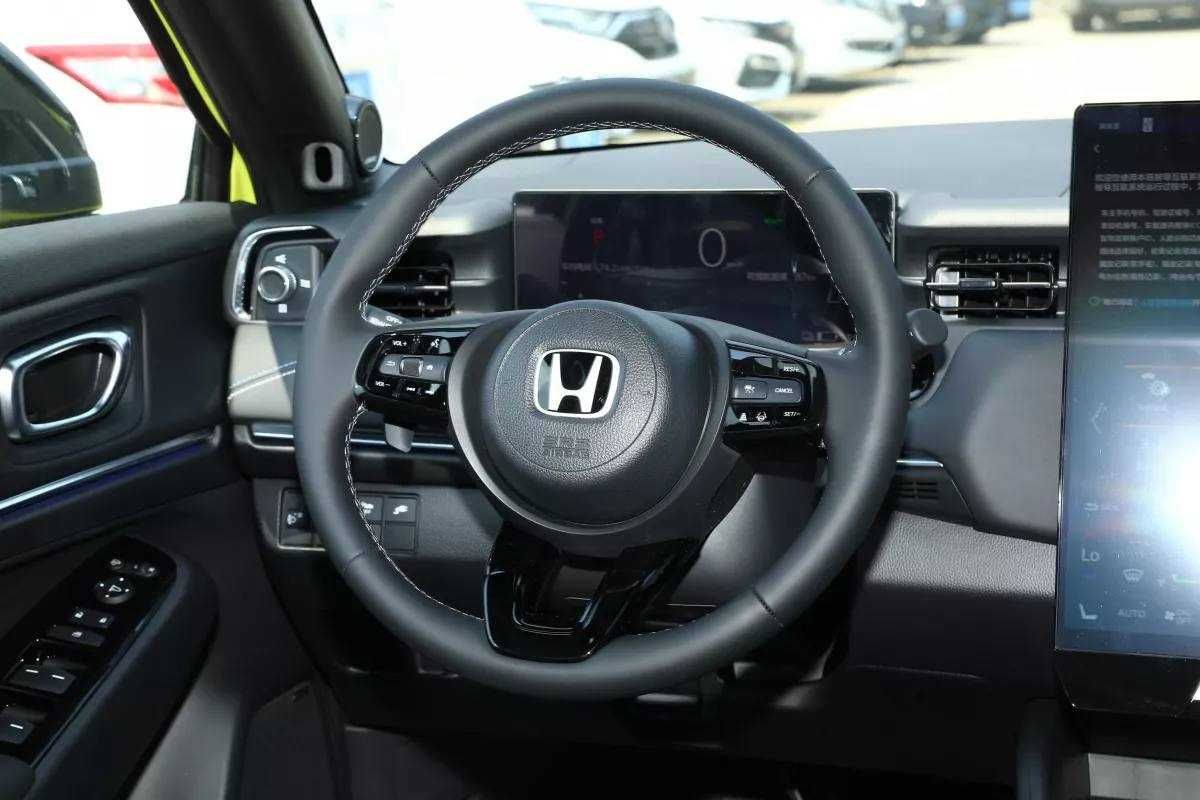 Honda e:NS1 E-Dynamic 2025